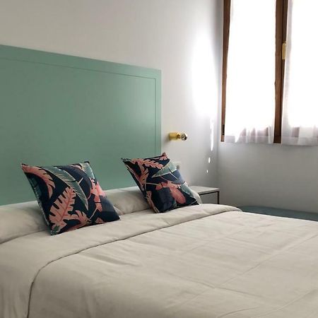 Suites Casa Luben León Eksteriør bilde