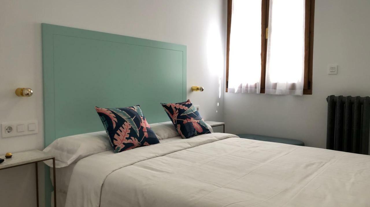 Suites Casa Luben León Eksteriør bilde
